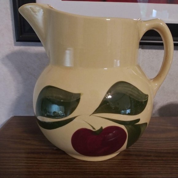 Vintage Watt Pottery Apple 8" Ice Lip Pitcher 17 Y - Picture 3 of 7